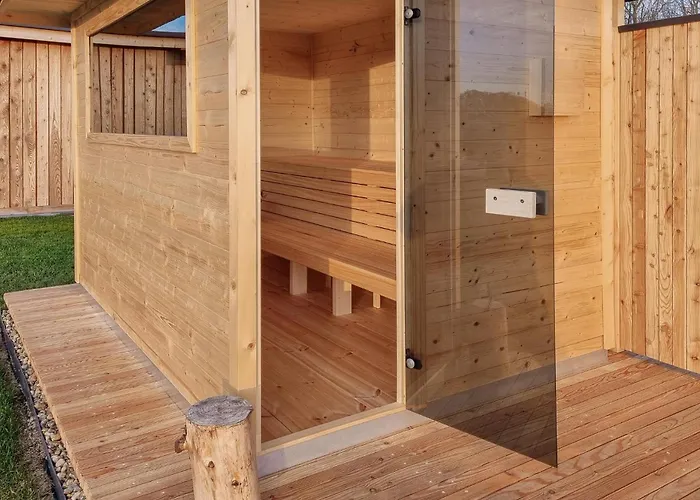 Дом отдыха Amazing In With Sauna Нове-Варпно